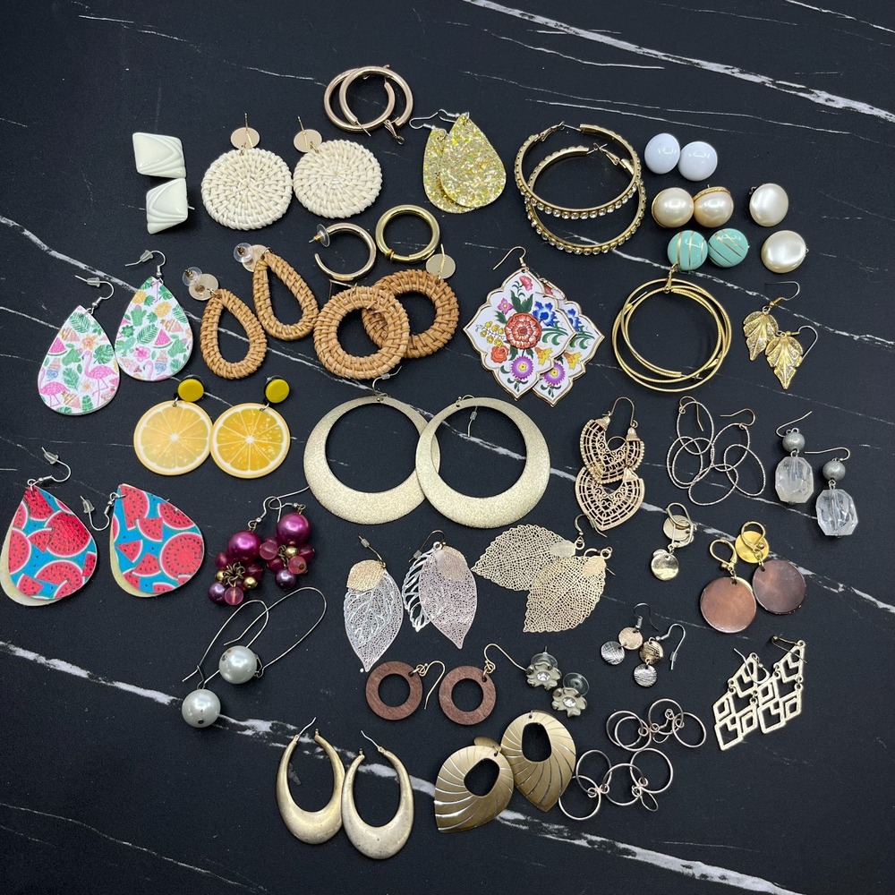 Bulk Wearable Jewelry Lot 35 Pcs Fashion Earring Mixed Styles Fun Assortment Mix